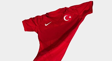 A MİLLİ TAKIM YENİ SEZON FORMA TASARIMI YENİLEDİ