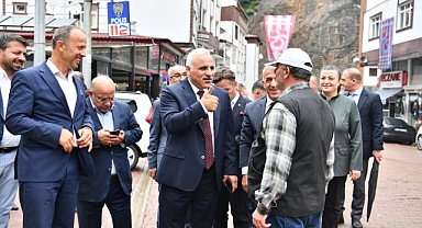 BAŞKAN ZORLUOĞLU ÇALIŞMALARI YERİNDE İNCELİYOR