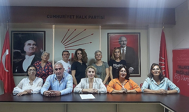 CHP'Lİ KADINLAR TEPKİ GÖSTERDİ!