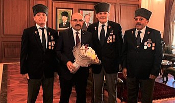 GAZİLERDEN VALİ USTAOĞLU'NA ZİYARET