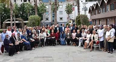 İYİ PARTİLİ KADINLAR YOMRA'DA BULUŞTU