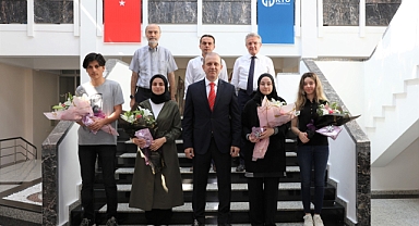 REKTÖR ÇUVALCI, ÖĞRENCİLERİ MAKAMINDA KABUL ETTİ