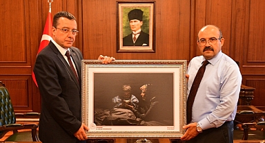 ŞİFA ELİ FOTOĞRAFI VALİNİN