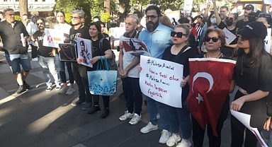 TRABZON'DAKİ İRANLI VATANDAŞLARDAN PROTESTO GÖSTERESİ
