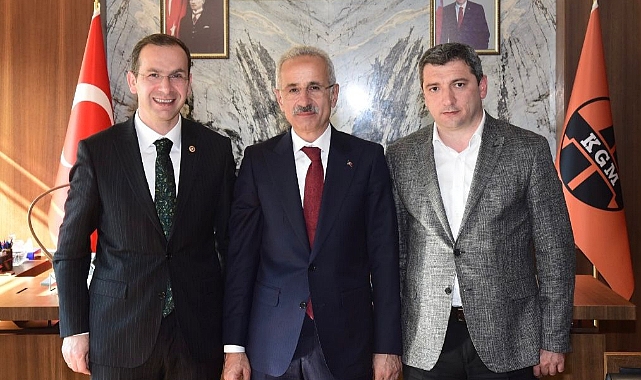 BAKANLIKLARA ÇIKARMA YAPTILAR