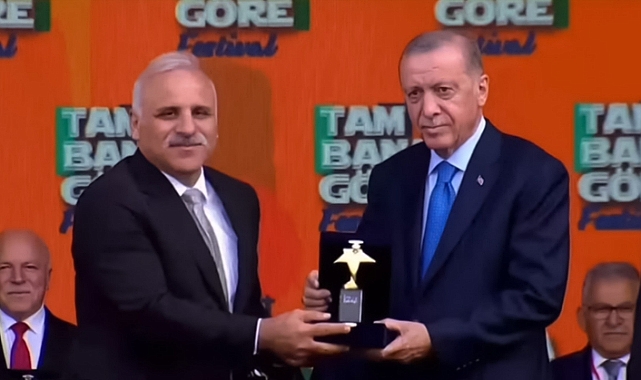 CUMHURBAŞKANI ERDOĞAN’DAN BAŞKAN ZORLUOĞLU’NA ÖDÜL