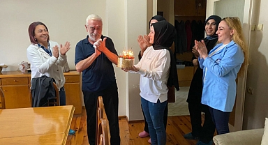 EVDE BAKIM HİZMETLERİNDEN GÜRSOY'A SÜRPRİZ DOĞUM GÜNÜ!