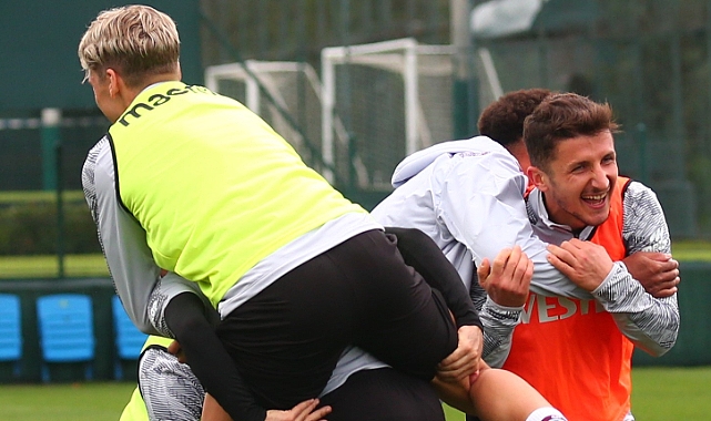 GÜLE GÜLE GİDİN, ZAFERLE DÖNÜN!