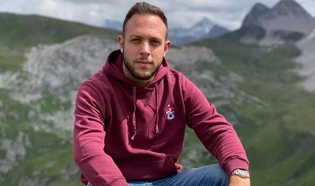 TRABZONSPORLU SANATÇI SEVENLERİNİ YASA BOĞDU
