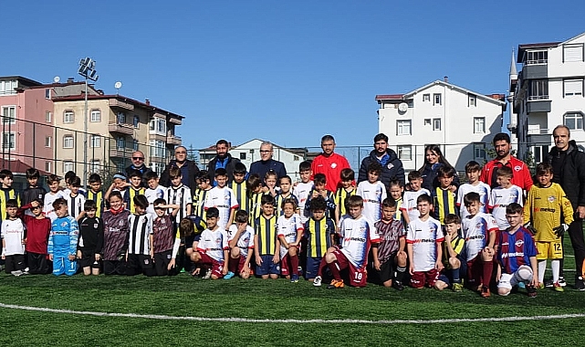 1461 TRABZON FK'NIN MİNİKLERİ TURNUVAYA KATILDI