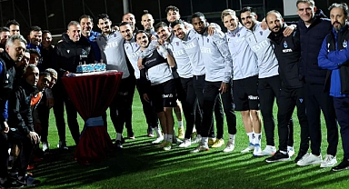 AVCI'YA FUTBOLCULARDAN SÜRPRİZ PASTA