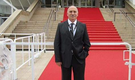 BÜYÜKŞEHİR BELEDİYE MECLİS ÜYESİ İSTİFA ETTİ!