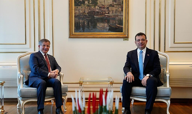 DAVUTOĞLU'NDAN İMAMOĞLU'NA DESTEK!
