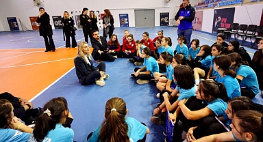 DİLEK İMAMOĞLU TRABZON'DA GÖNÜLLERİ FETH ETTİ