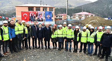 DÜZKÖY PAZARYERİ VE OTOPARK PROJESİ’NİN TEMELİ TÖRENLE ATILDI 