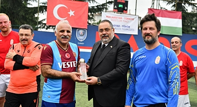 KARDEŞ TAKIMLARIN MAÇINDA DOSTLUK KAZANDI