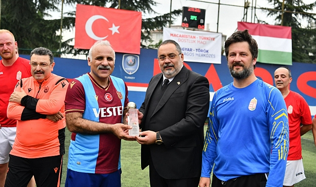 KARDEŞ TAKIMLARIN MAÇINDA DOSTLUK KAZANDI