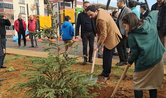 MİNİKLER FİDANLARI TOPRAKLA BULUŞTURDU!