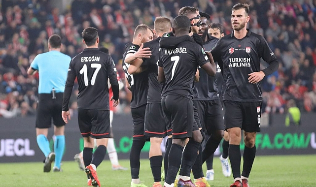 TÜRKİYE VİTES BÜYÜTTÜ