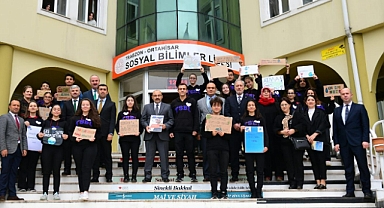 VALİ USTAOĞLU KARİYER GÜNLERİNE KONUK OLDU