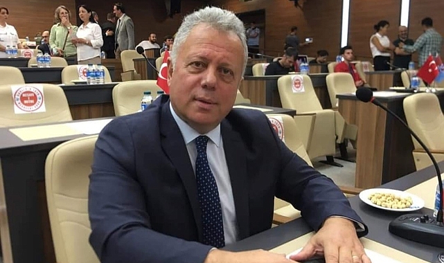 ZORLU: "LOKMA TATLI BOĞAZINDA KALIR"