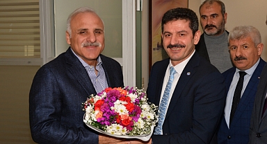 BAŞKAN ZORLUOĞLU VE PERSONELİ TRABZON İÇİN OMUZ OMUZA ÇALIŞIYOR