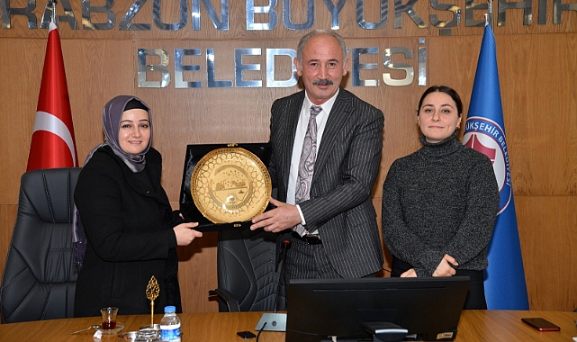 DİYARBAKIRLI KADINLAR BÜYÜKŞEHİR’İ ZİYARET ETTİ