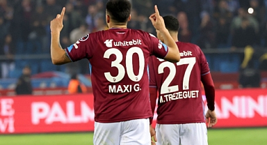 İKİ SÜPER STAR KALDIKLARI YERDEN!