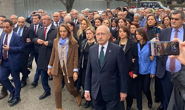 KILIÇDAROĞLU ADALET BAKANLIĞI ÖNÜNE GİTTİ