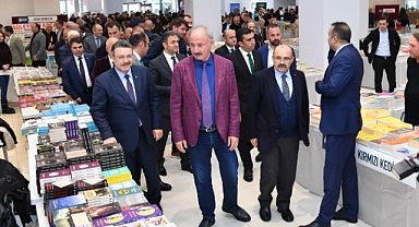 KİTAP DOSTLARININ MERAKLA BEKLEDİĞİ ETKİNLİK BAŞLADI!