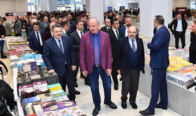 KİTAP DOSTLARININ MERAKLA BEKLEDİĞİ ETKİNLİK BAŞLADI!