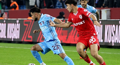 NACİ ÜNÜVER İLKİ YAŞADI