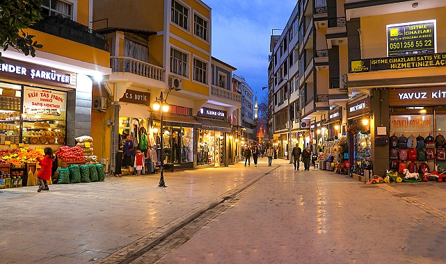 AKÇAABAT’TA YENİ ÇARŞI HAYAT BULDU