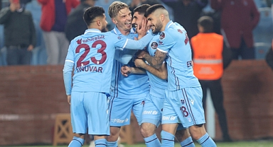 AKYAZI’DA İLKLERİN MAÇI