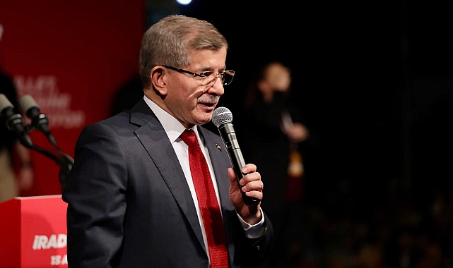 DAVUTOĞLU’NA PARTİSİNDEN CUMHURBAŞKANI ADAY BELİRLEME SÜRECİNDE TAM YETKİ