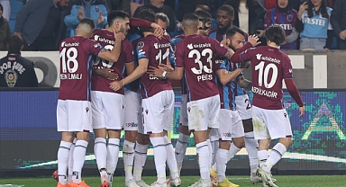 FIRTINA İSTANBUL’A SERT ESİYOR