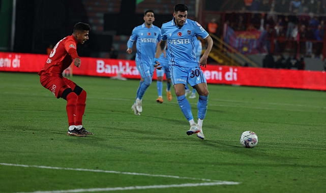 GOMEZ: "RÜZGAR SEBEBİYLE KENDİ FUTBOLUMUZDAN UZAK KALDIK"