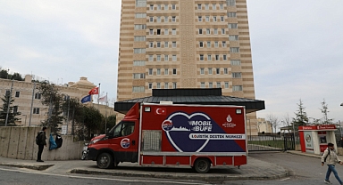 ÜNİVERSİTE ÖĞRENCİLERİNE KAHVALTI