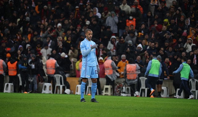 AKYAZI’DA BAŞKA, DIŞARIDA BAMBAŞKA!