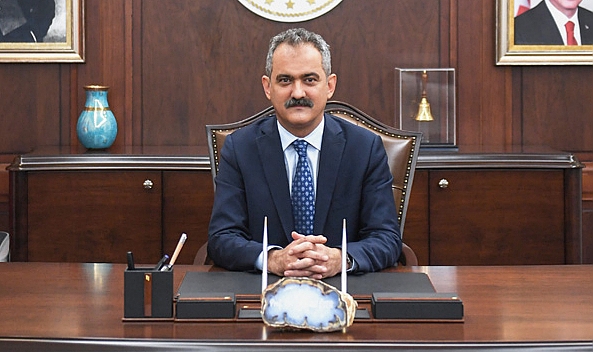 BAKAN ÖZER: EĞİTİME ARA 27 MART'A UZATILDI