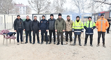 BAŞKAN EKİM, DEPREM BÖLGESİNDE