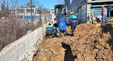 BÜYÜKŞEHİR DEPREM BÖLGESİNDE ALTYAPIYI ONARIYOR