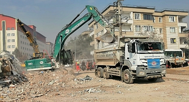 DEPREMİN YEDİNCİ GÜNÜ: CAN KAYBI 24 BİN 617