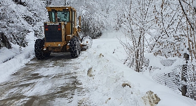 EKİPLER BÜTÜN YOLLARI ULAŞIMA AÇTI!