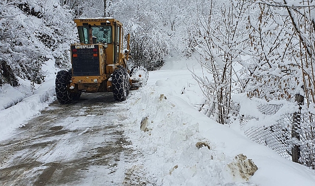 EKİPLER BÜTÜN YOLLARI ULAŞIMA AÇTI!