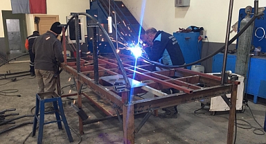 ORTAHİSAR DEPREMZEDELER İÇİN KIŞLIK ÇADIR ÜRETİYOR!