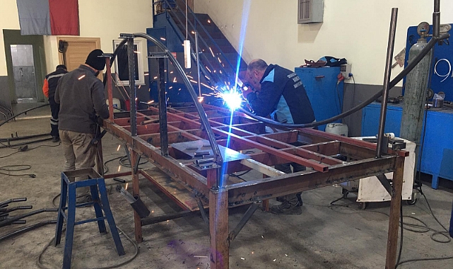 ORTAHİSAR DEPREMZEDELER İÇİN KIŞLIK ÇADIR ÜRETİYOR!