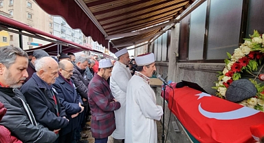 ÖZYAZICI TOPRAĞA VERİLDİ