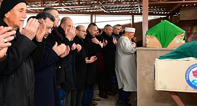 TRABZONLU DEPREMZEDE AİLE TOPRAĞA VERİLDİ