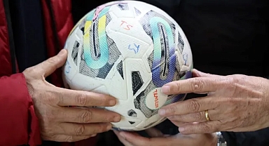 TÜRKİYE YAZILI TOPA VURMAYAN ÇOCUK İÇİN TRABZONSPOR HAREKETE GEÇTİ